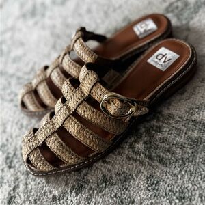 DV by Dolce Vita Women's Tan Sandals